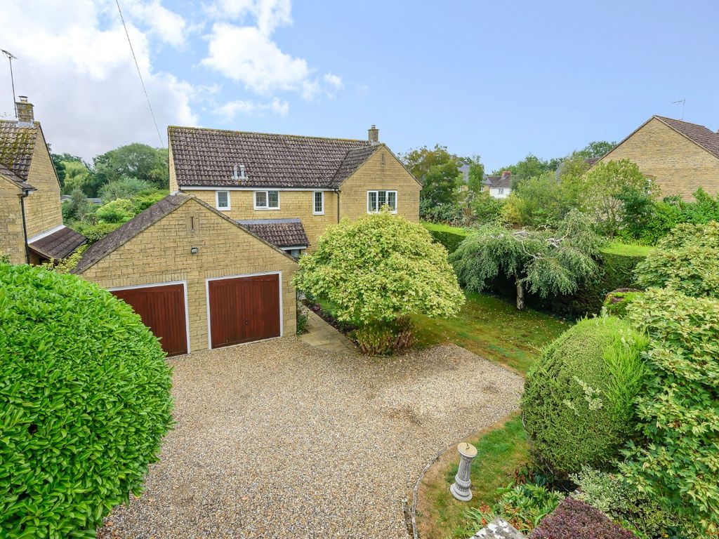 4 bed detached house for sale in Malmesbury, Wiltshire SN16