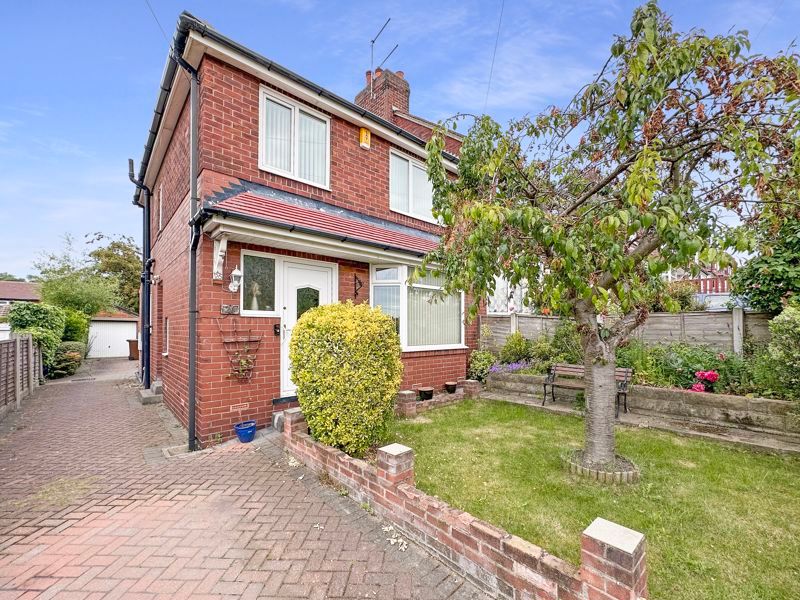 3 bed semidetached house for sale in Carlton Avenue, Castleford WF10