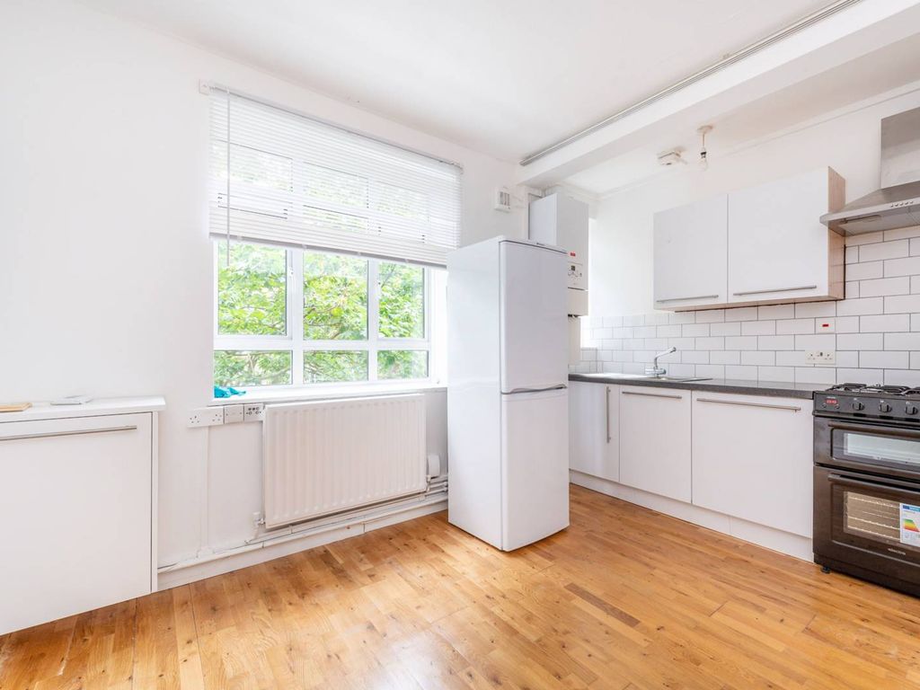 1 bed flat to rent in White City Estate, Shepherd's Bush, London W12, £