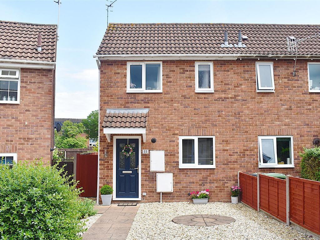 1 bed end terrace house for sale in Coltishall Close, Copperfields, St