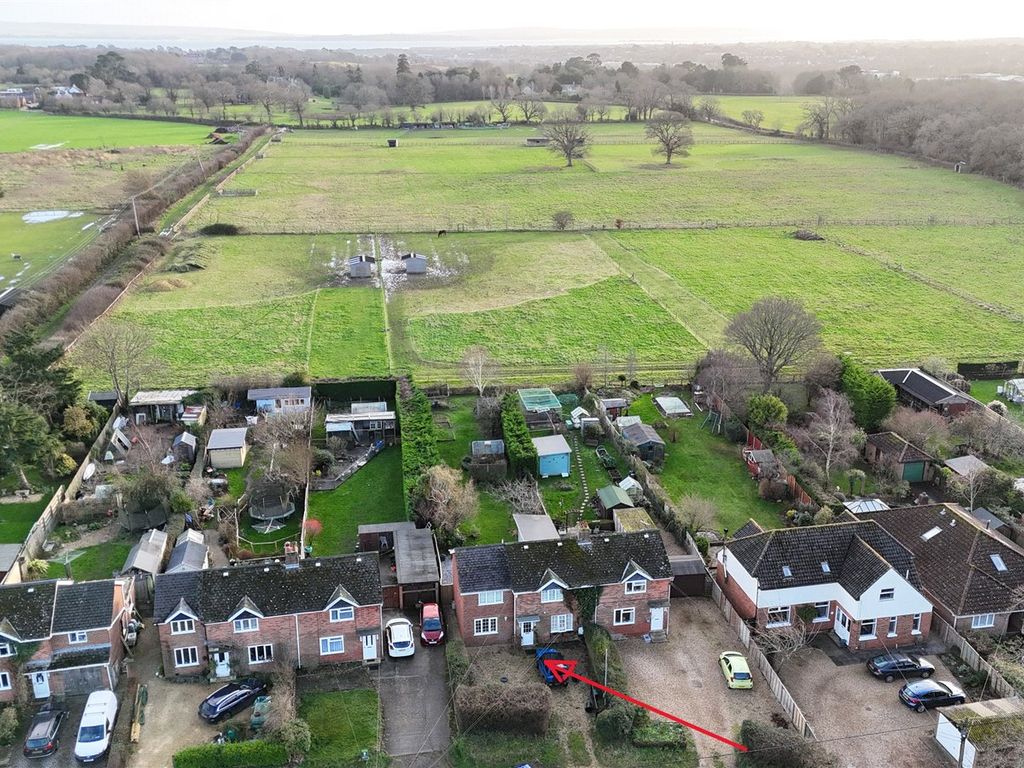 4 bed semidetached house for sale in Pilley Hill, Pilley, Lymington