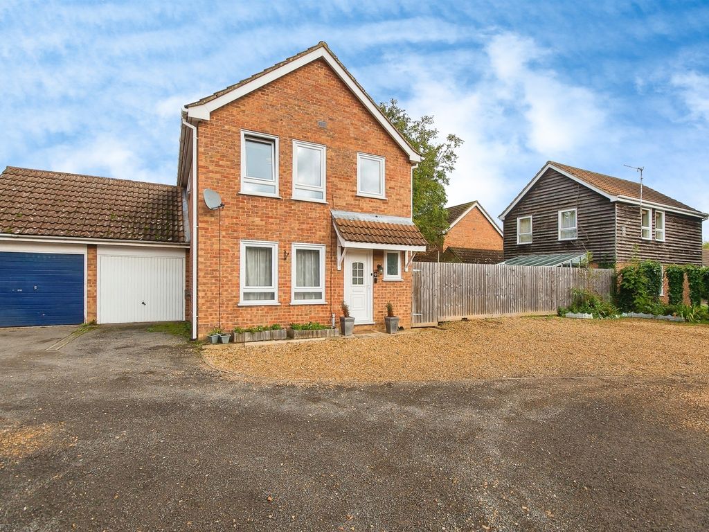 5 bed detached house for sale in Mountbatten Drive, Leverington
