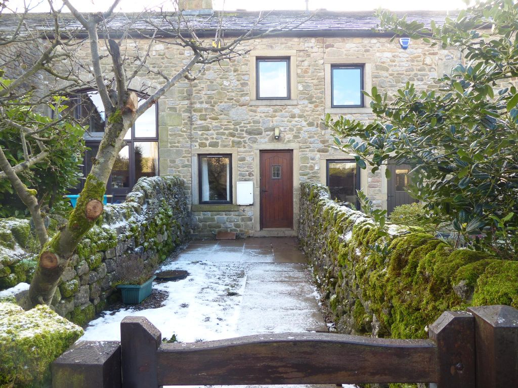 2 bed detached house to rent in Toppan Barn, Cracoe, Skipton, UK BD23