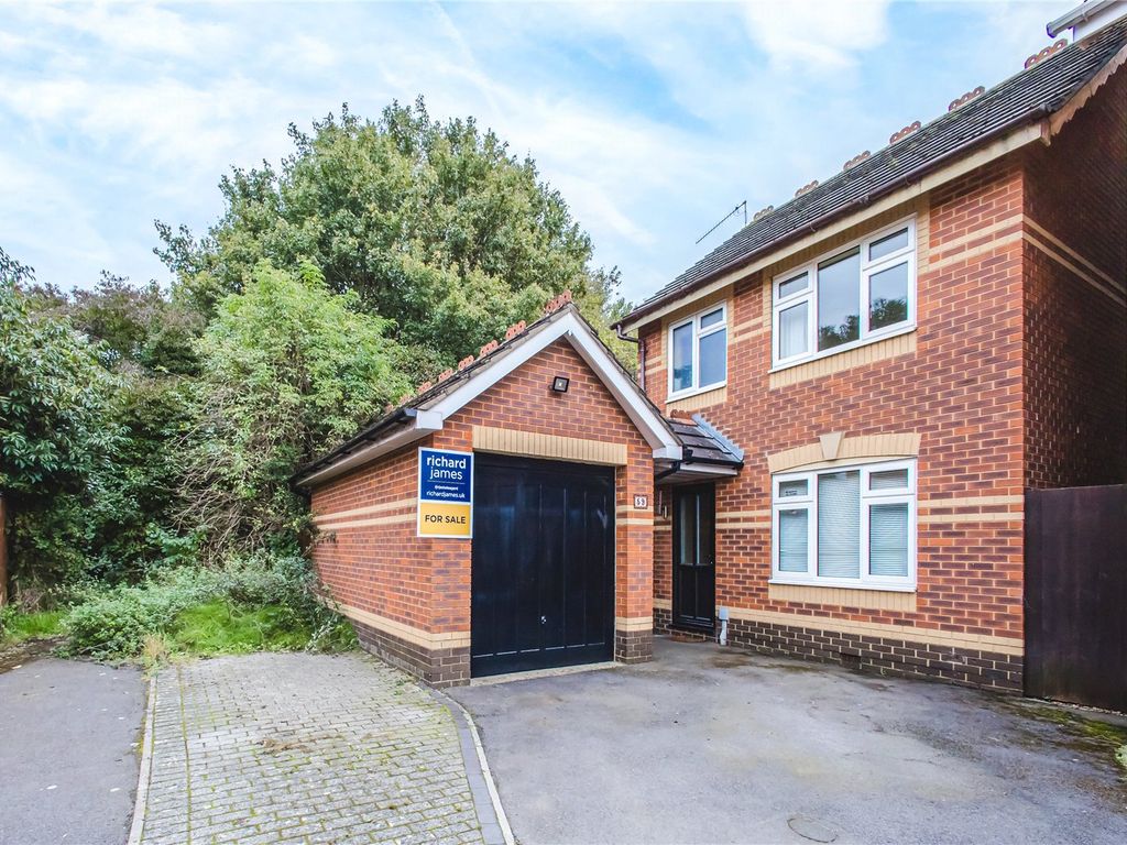 3 bed detached house for sale in Primrose Close, Haydon Wick, Swindon
