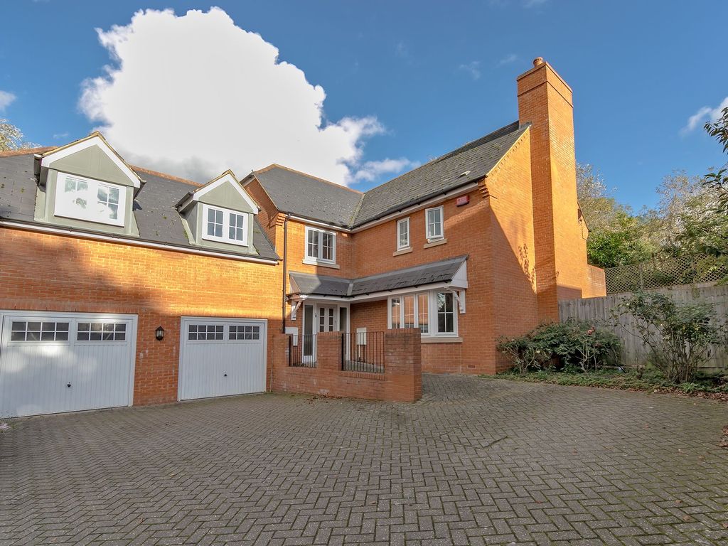 6 bed detached house for sale in Guest Gardens, New Bradwell MK13, £800,000 Zoopla