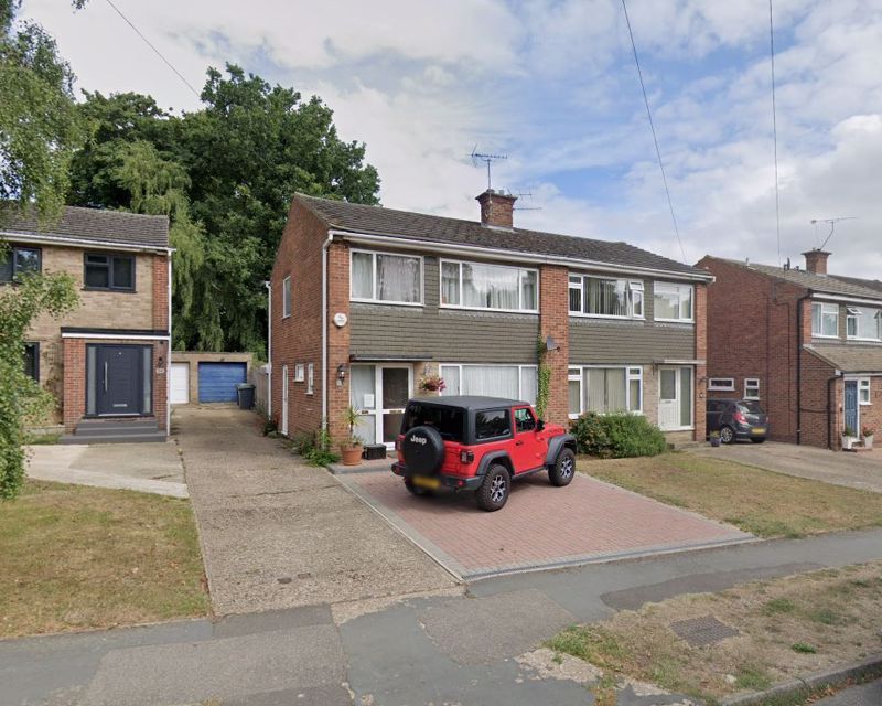 3 bed semidetached house for sale in Cedar Avenue, Hazlemere, High