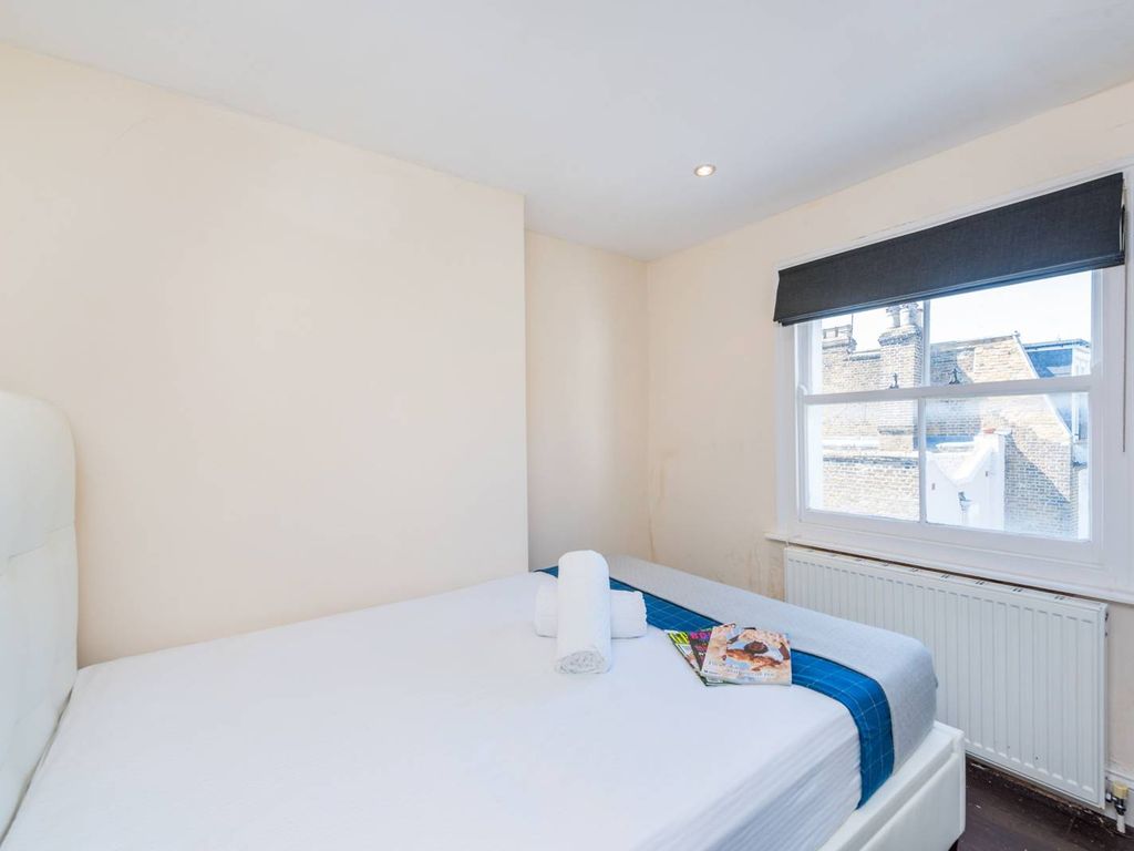 1 bed flat to rent in North End Road, Barons Court, London W14, £1,799