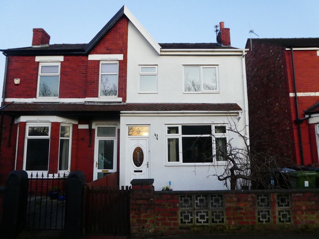 3 bed semidetached house to rent in Hawthorne Grove, Southport