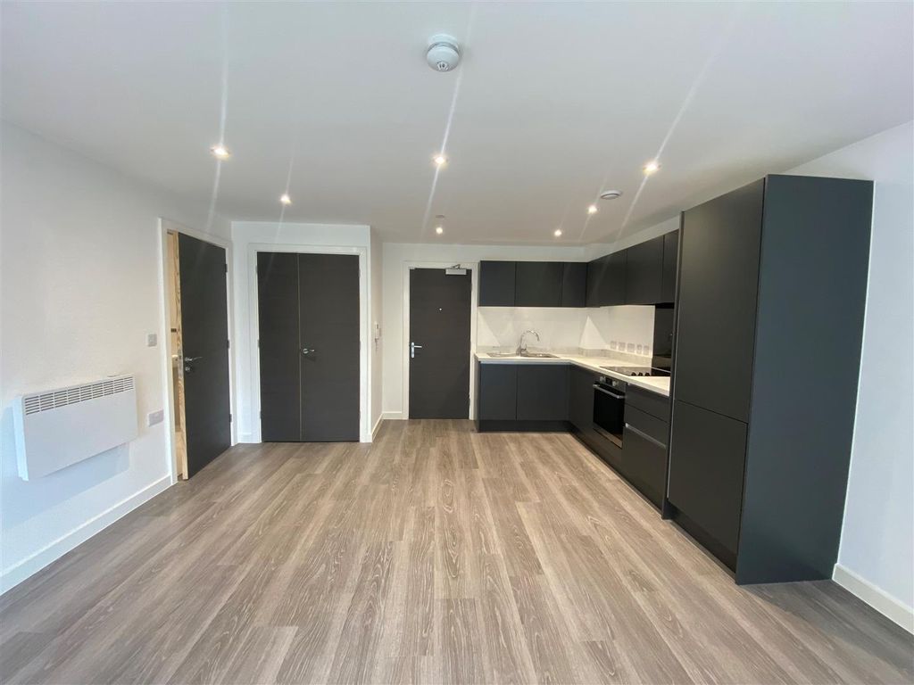1 bed flat to rent in Downtown, Woden Street, Salford M5 Zoopla