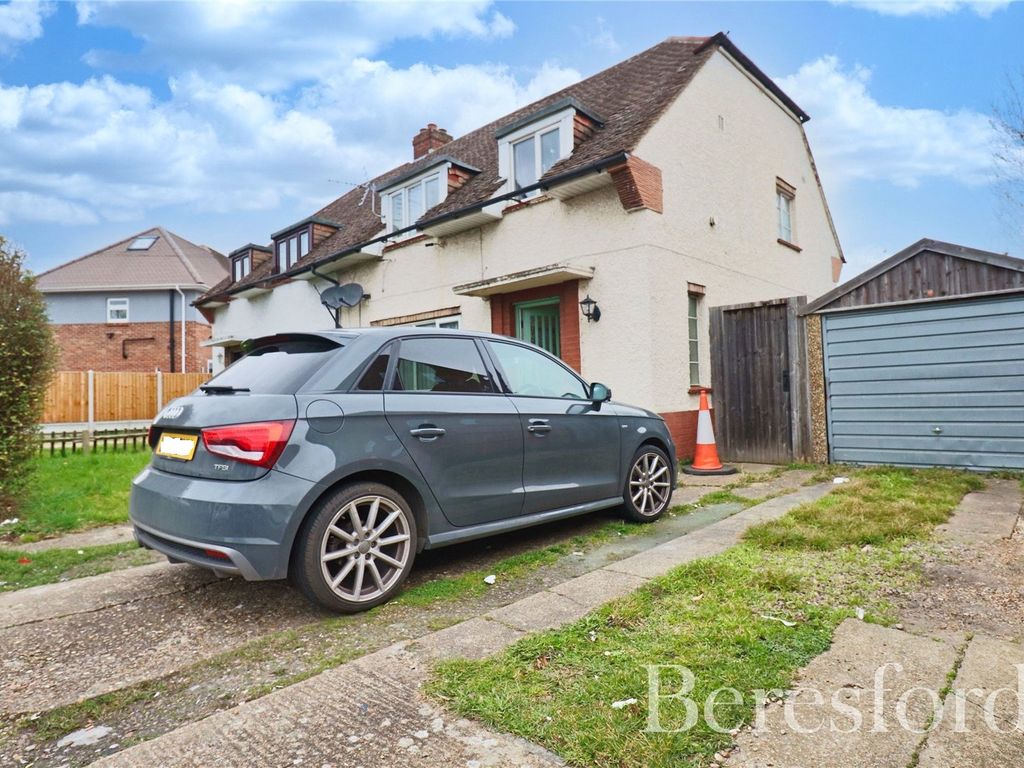 3 bed semidetached house for sale in Masefield Crescent, Romford RM3