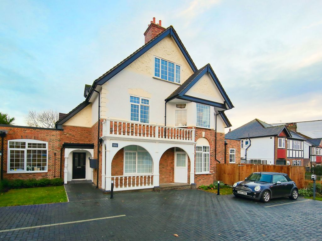 Blenheim Road, London SW20