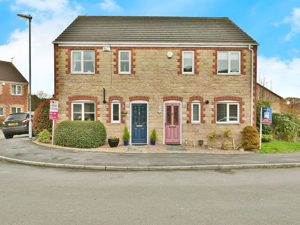 3 bed semidetached house for sale in Cropton Road, Royston, Barnsley