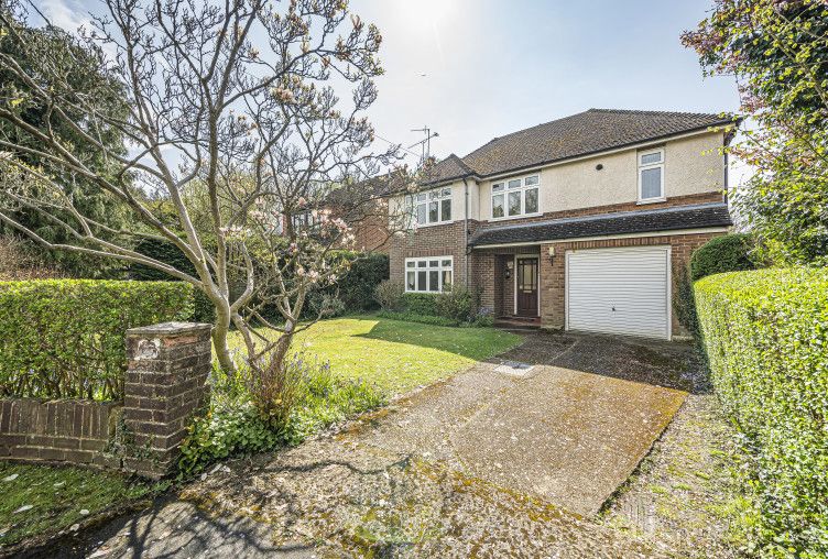 4 bed detached house for sale in Chertsey Road, Chobham, Woking, Surrey