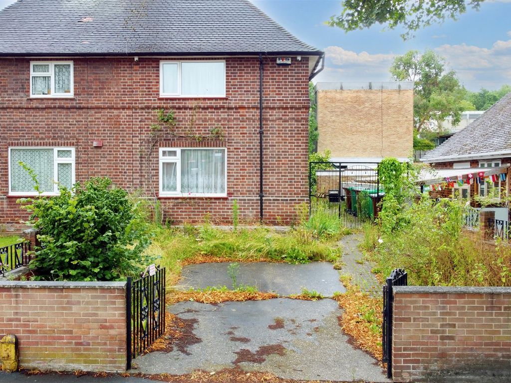 3 bed semidetached house for sale in Sneinton Dale, Nottingham NG3