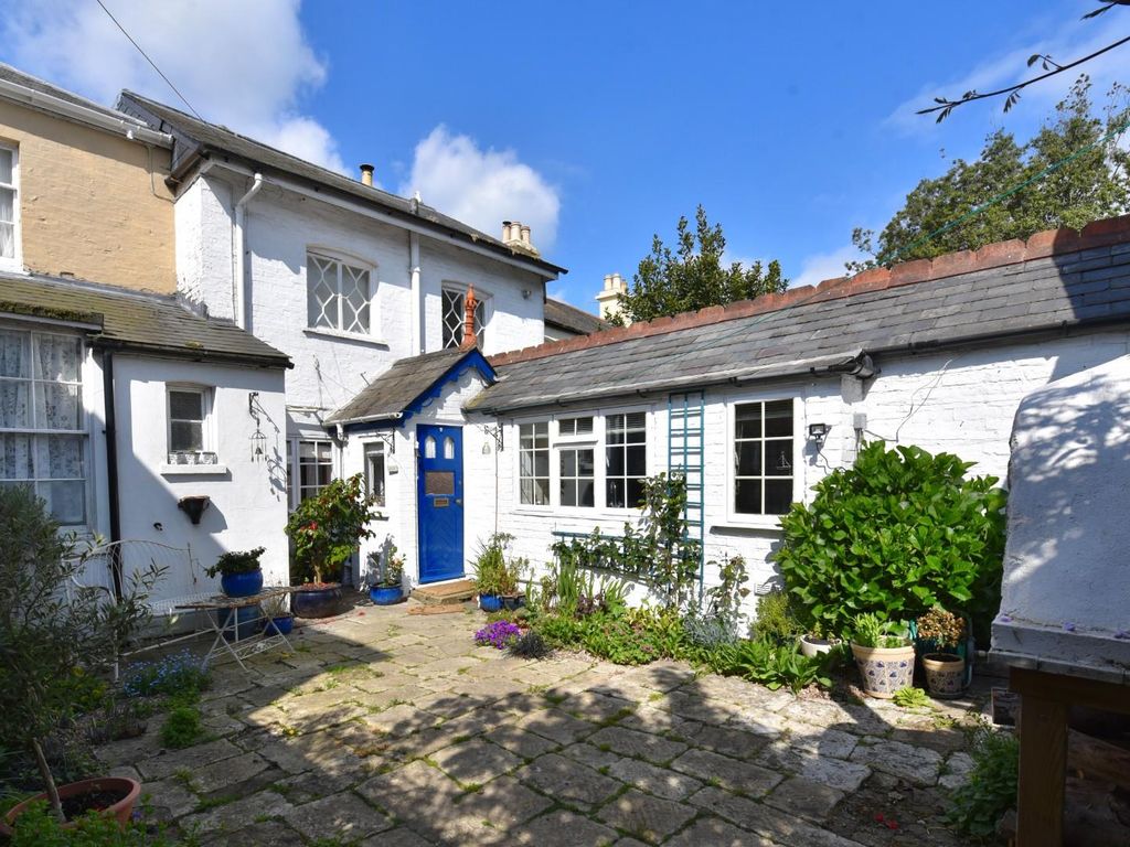 4 bed terraced house for sale in Staplers Road, Newport PO30 Zoopla