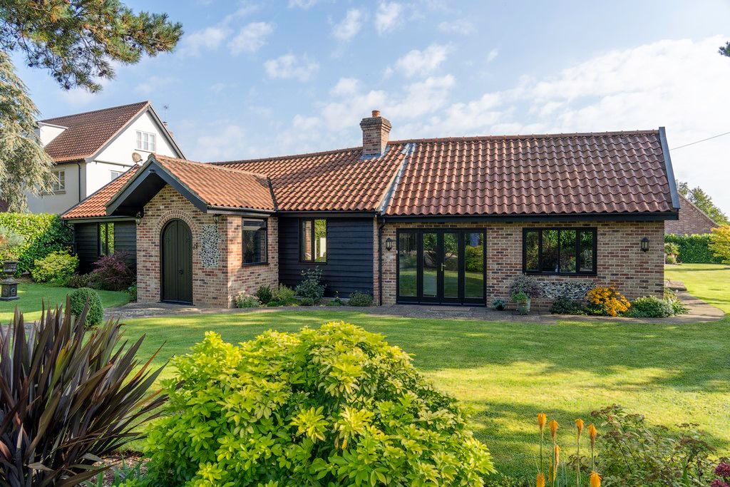 5 bed detached bungalow for sale in Meadow Lane, North Lopham, Diss
