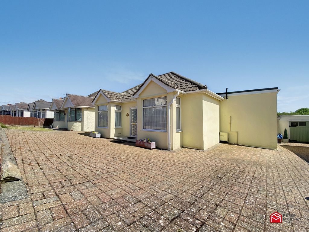 2 bed detached bungalow for sale in Wyndham Crescent, Bridgend