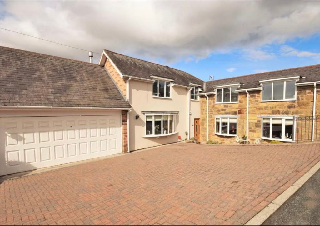 5 bed detached house for sale in Lower Road, Coedpoeth, Wrexham LL11, £