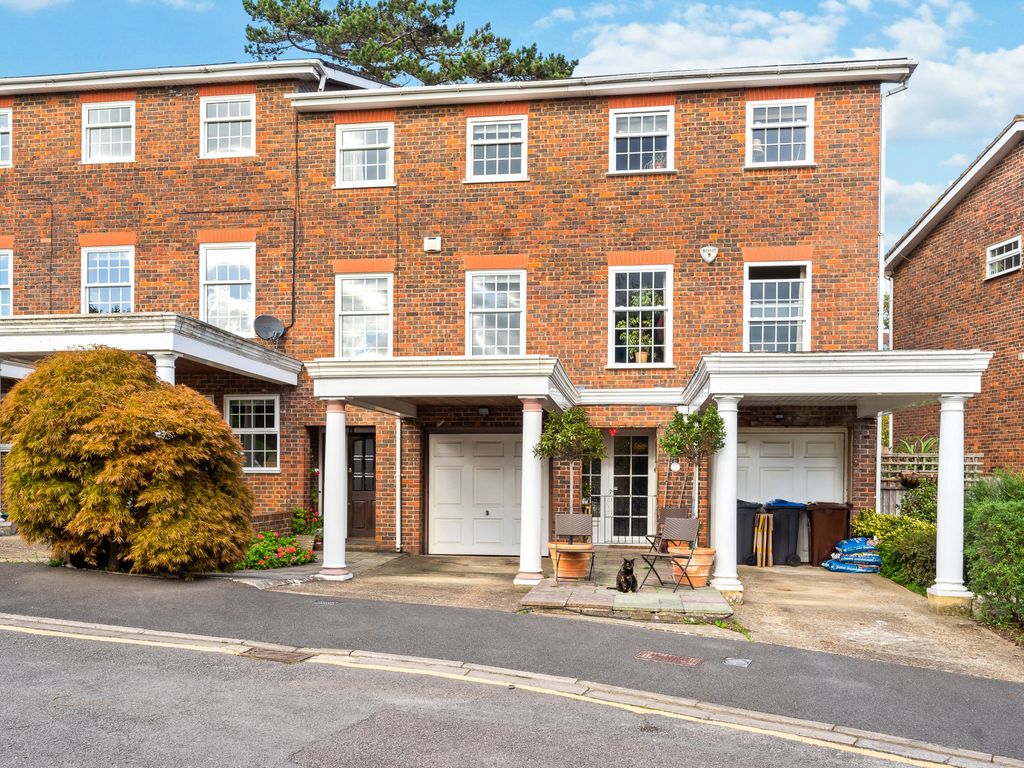 Pine Grove, London SW19