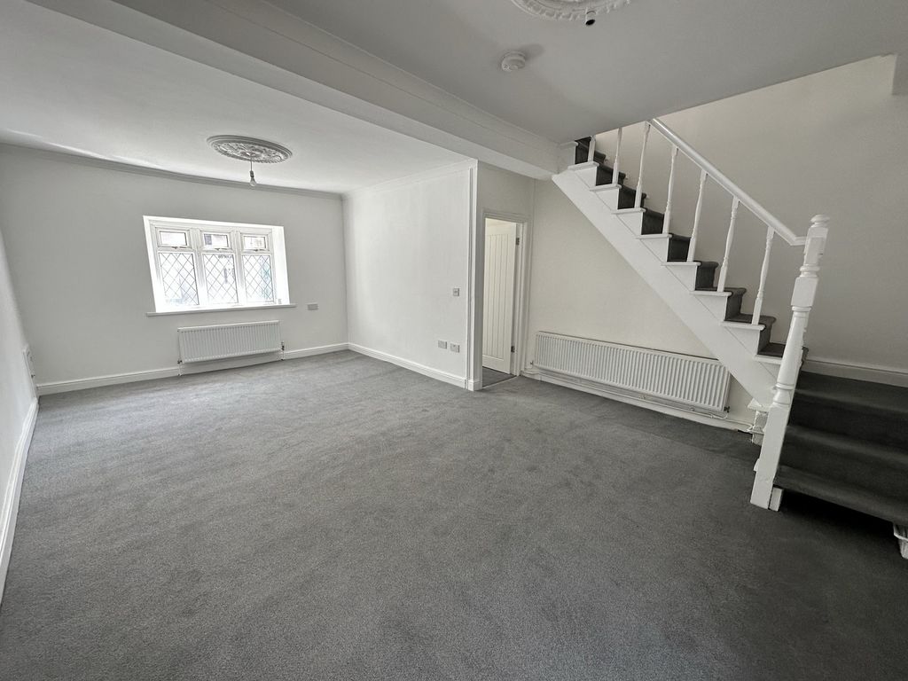 3 bed end terrace house to rent in Penrhys Road, Tylorstown, Ferndale