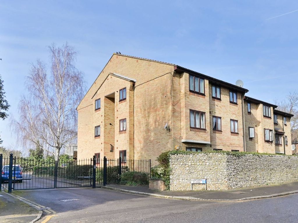 1 bed flat for sale in Ludford Close, Croydon CR0, £180,000 Zoopla