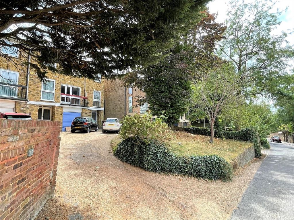 Crown Street, Harrow-On-The-Hill, Harrow HA2  