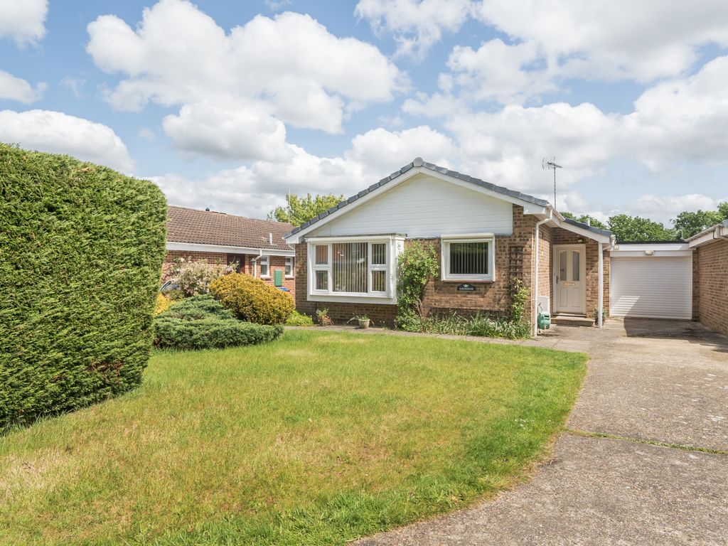 2 bed bungalow for sale in Thursby Road, Woking GU21, £575,000 Zoopla