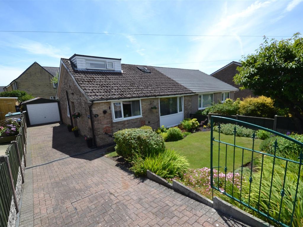 3 bed semidetached bungalow for sale in Ashlar Grove, Queensbury