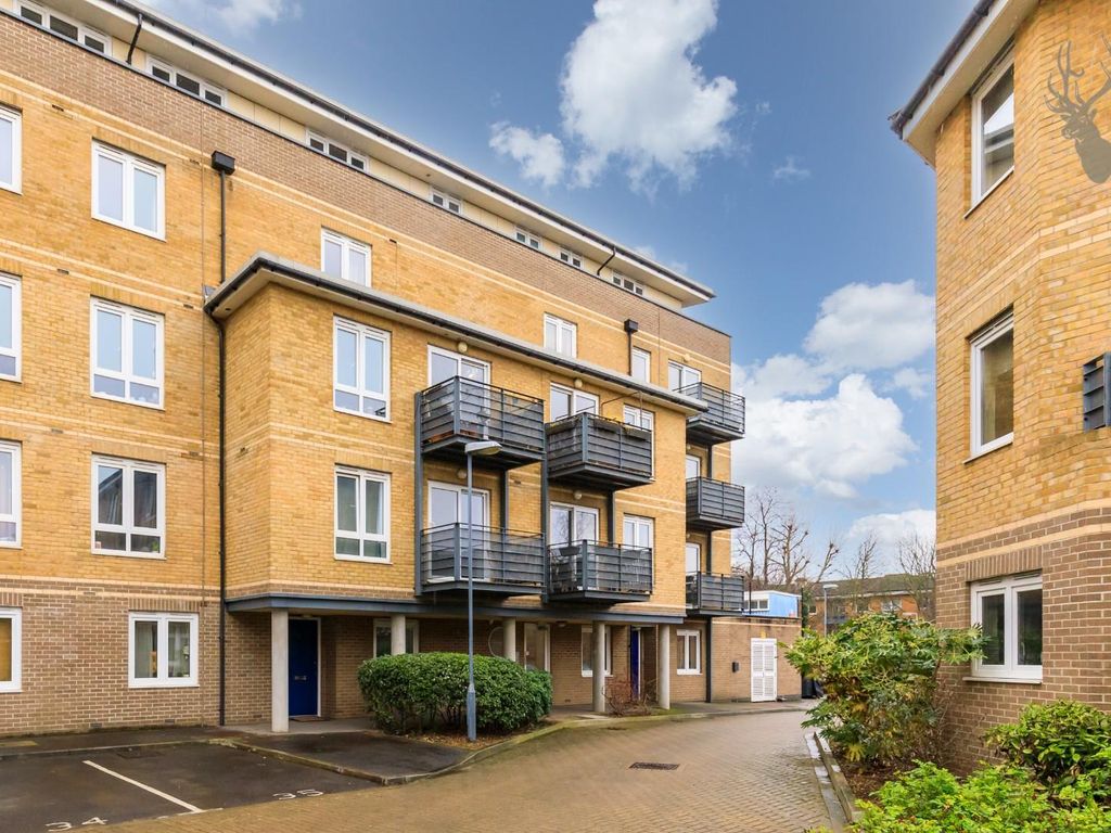 2 bed flat for sale in Hereford Road, London E3 Zoopla