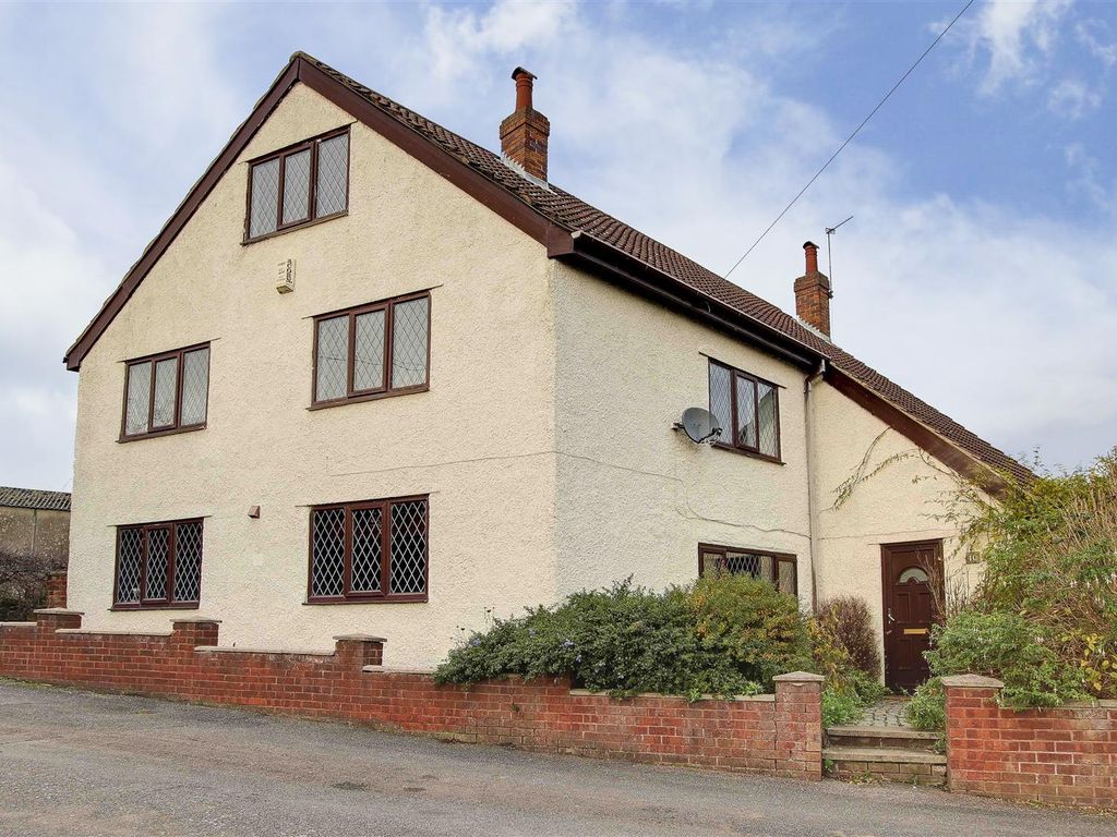 5 bed detached house for sale in Washdyke Lane, Hucknall