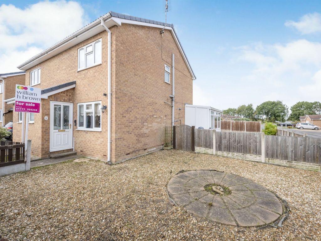 3 bed semidetached house for sale in Redforde Park Avenue, Retford