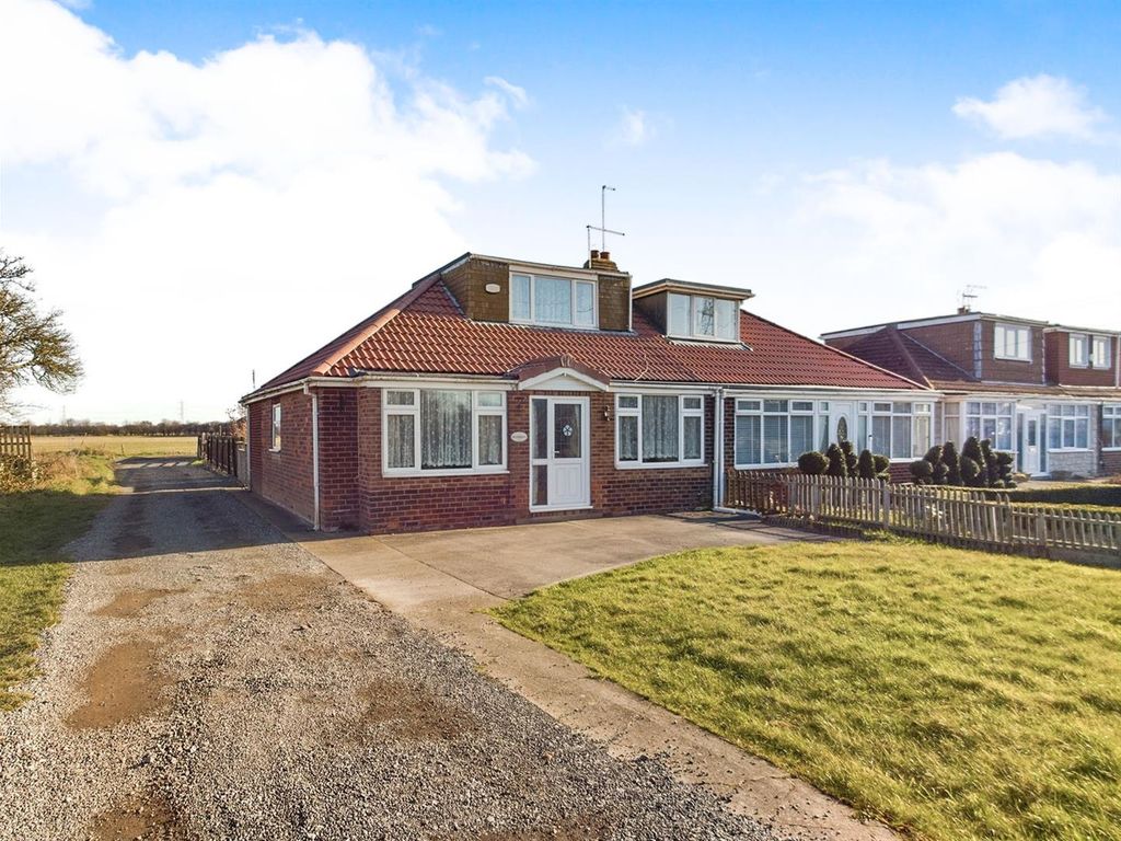 3 bed semidetached bungalow for sale in Beverley Road, Dunswell, Hull