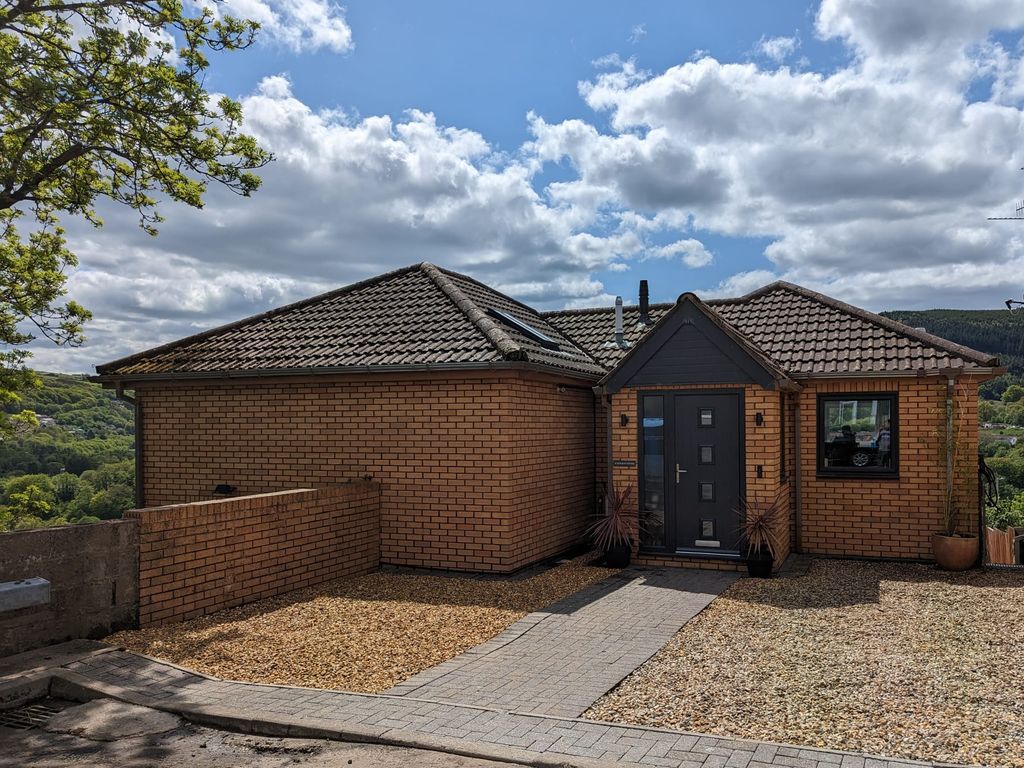 4 bed detached house for sale in Ridgeway Close, Graigwen, Pontypridd