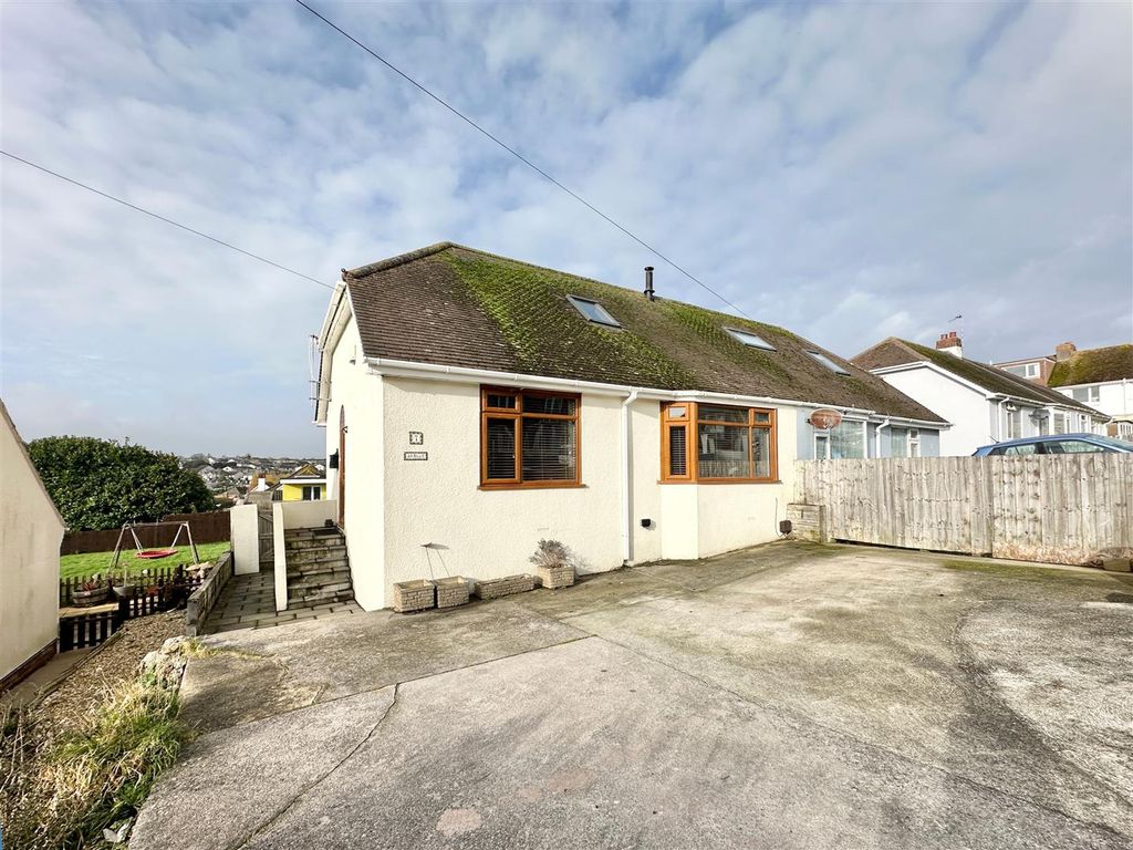 2 bed semidetached bungalow for sale in Sellick Avenue, Central Area