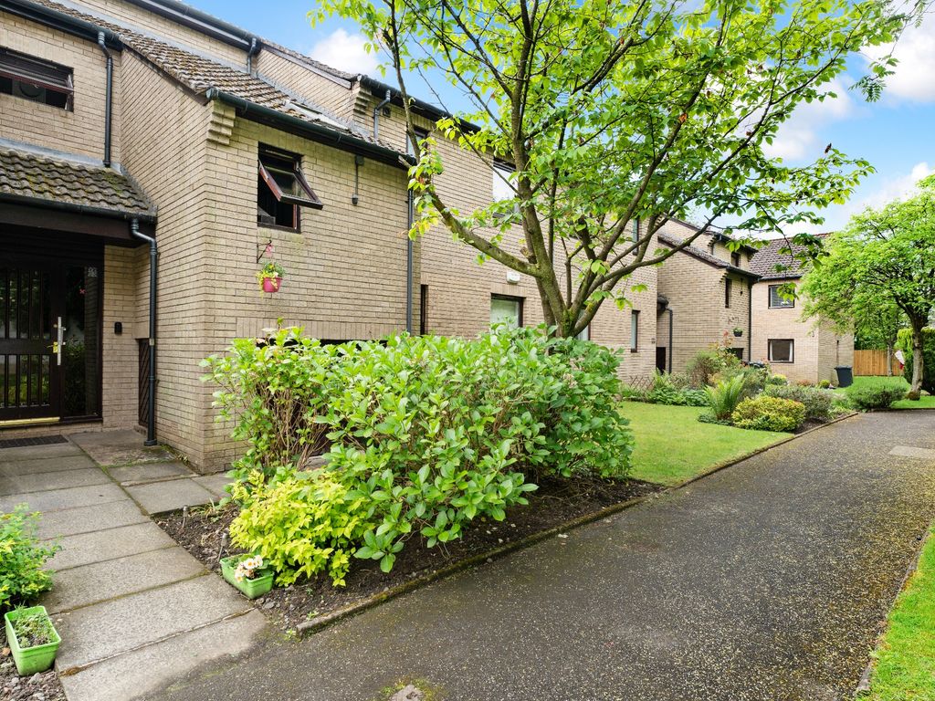 1 bed detached house for sale in Windlaw Park Gardens, Muirend, Glasgow