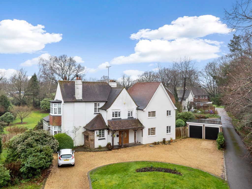 5 bed detached house for sale in Road, Horley RH6, £1,300,000
