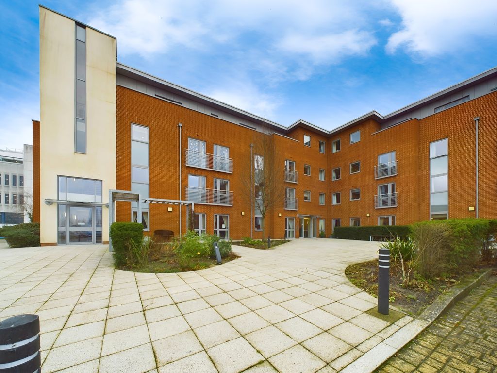 1 bed property for sale in The Brow, Burgess Hill RH15, £190,000 Zoopla