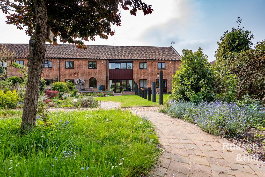 3 bed barn conversion for sale in Hellesdon Road, Hellesdon, Norwich