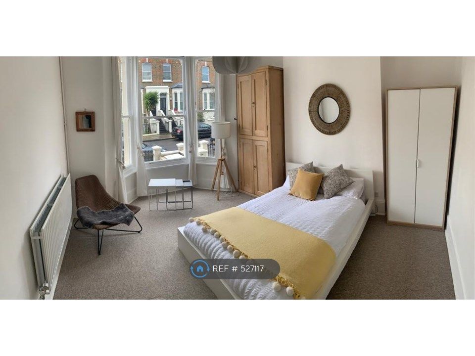 3 bed terraced house to rent in Lydford Road, London W9, £3,010 pcm