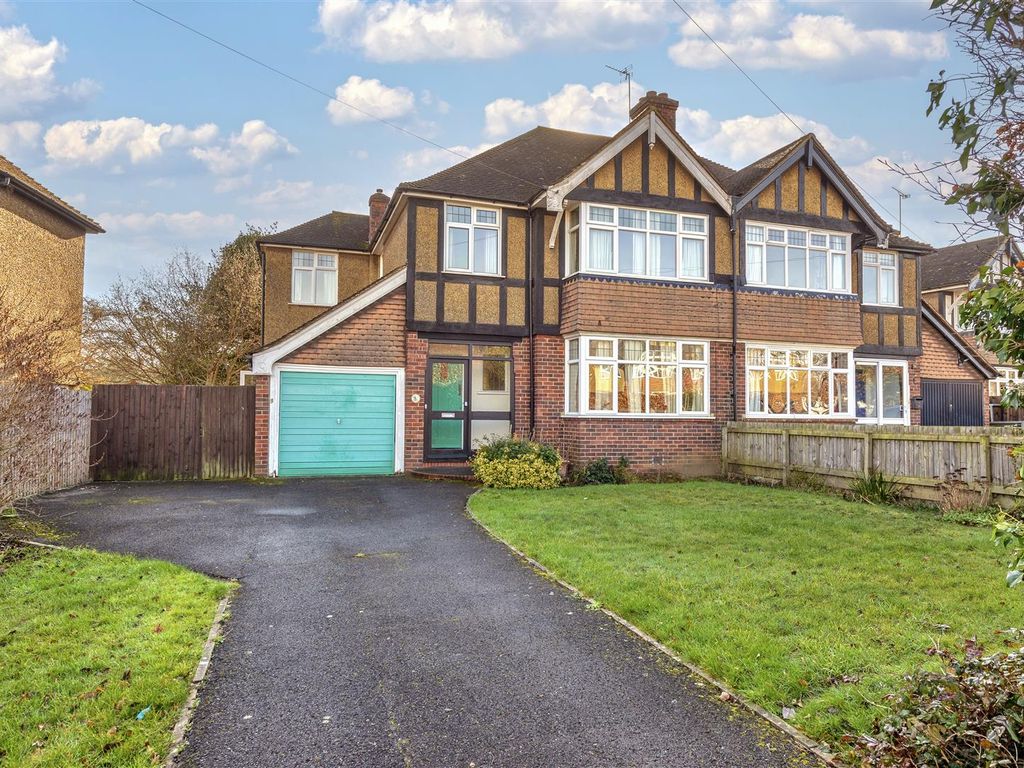 4 bed semidetached house for sale in Allington Way, Allington