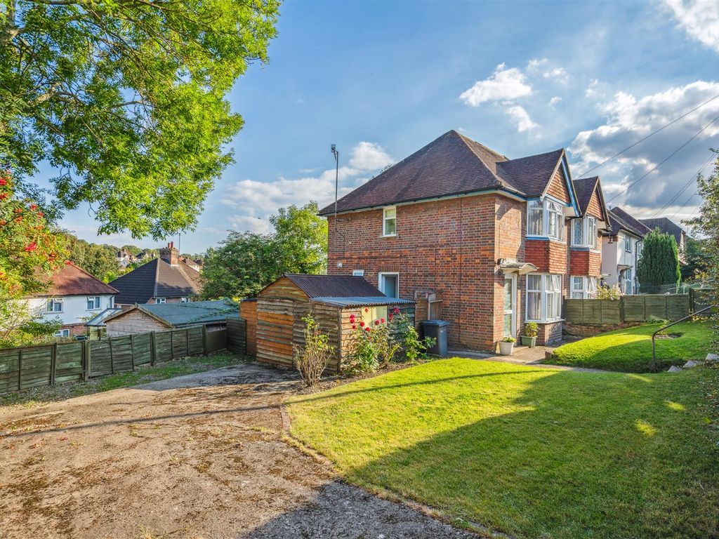 3 bed semidetached house for sale in Underwood Road, High HP13