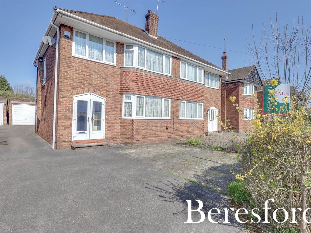 3 bed semidetached house for sale in Hunter Avenue, Shenfield CM15