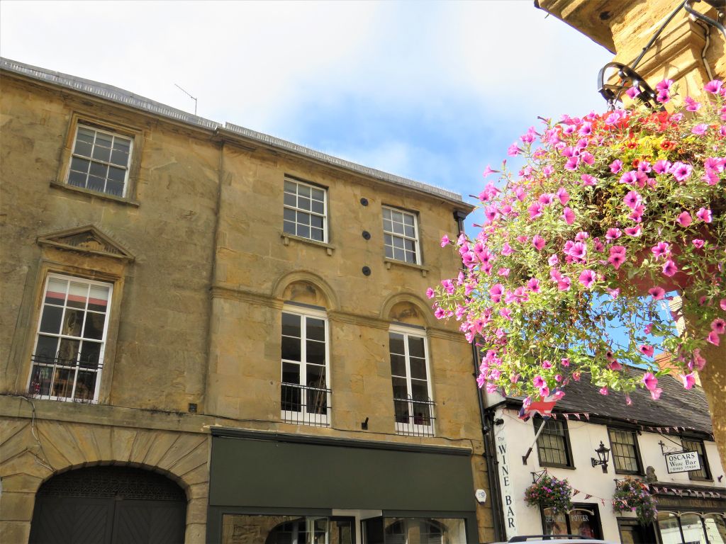 2 bed flat for sale in Market Square, Crewkerne TA18 Zoopla