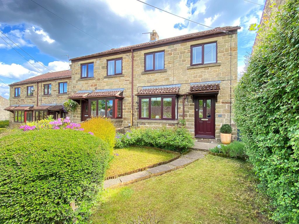 3 bed semidetached house for sale in Chapel Garth, Markington