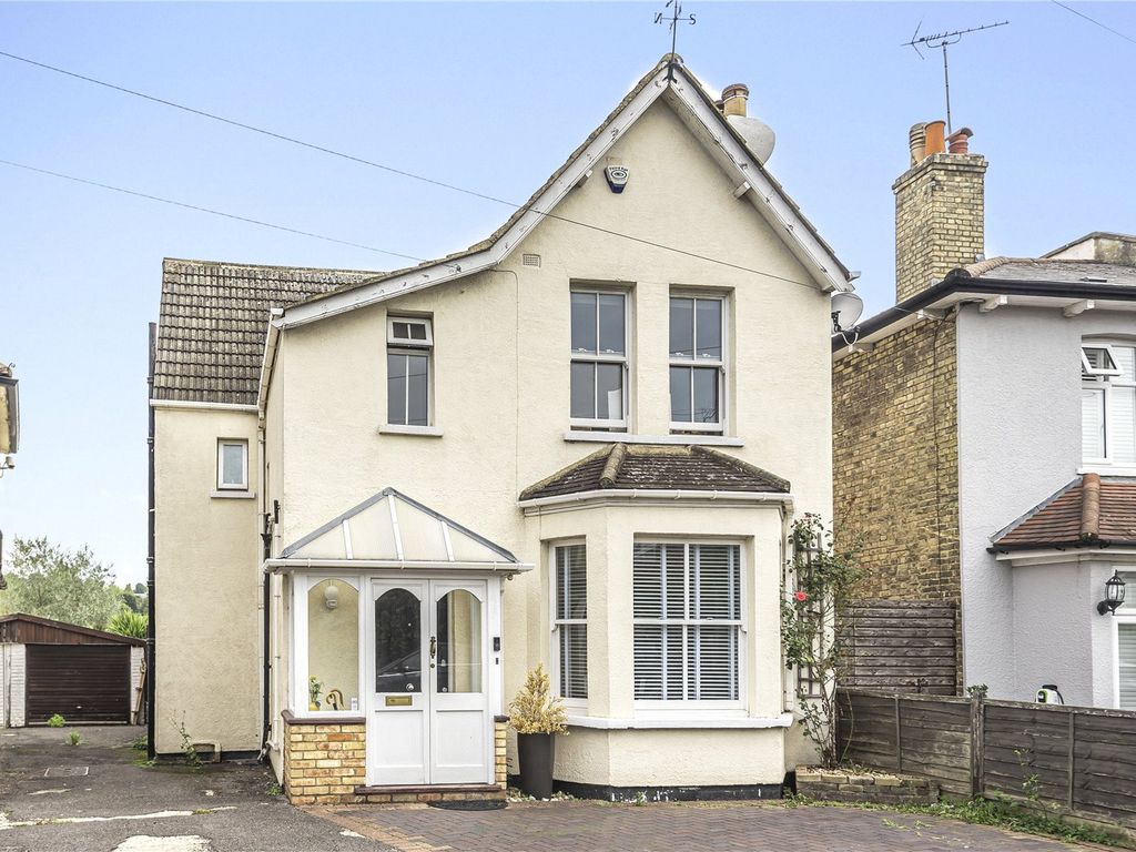 3 bed detached house for sale in Victoria Road, New Hertfordshire EN4 Zoopla
