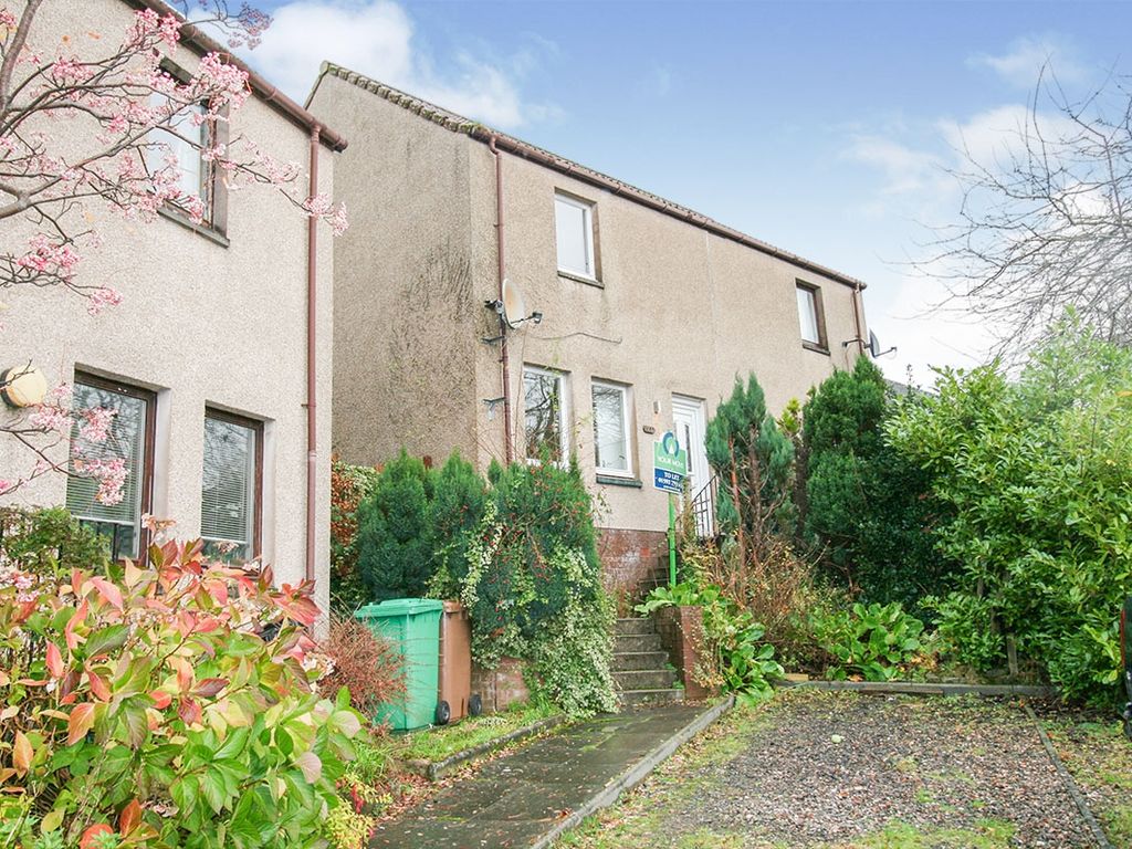 2 bed semidetached house to rent in Clement Court, Auchtermuchty