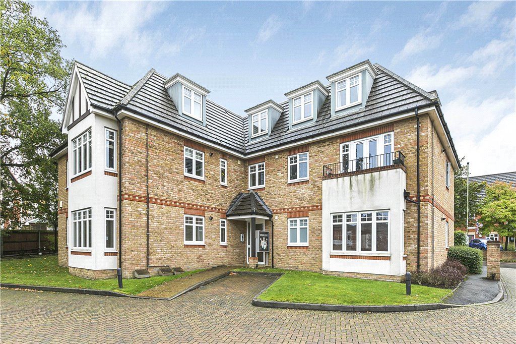 1 bed flat for sale in College Road, Woking, Surrey GU22, £250,000 Zoopla