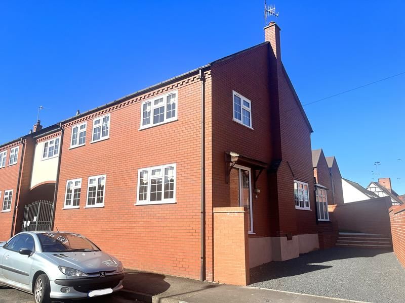 4 bed semidetached house for sale in 6 Severn Drive, Upton Upon Severn