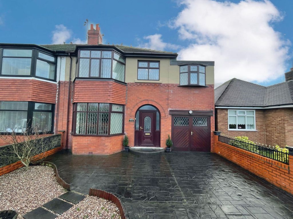 4 bed semidetached house for sale in West Drive, Thornton FY5, £