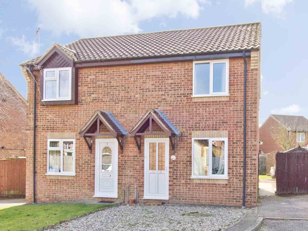 2 bed semidetached house for sale in Stratton Close, Swaffham PE37